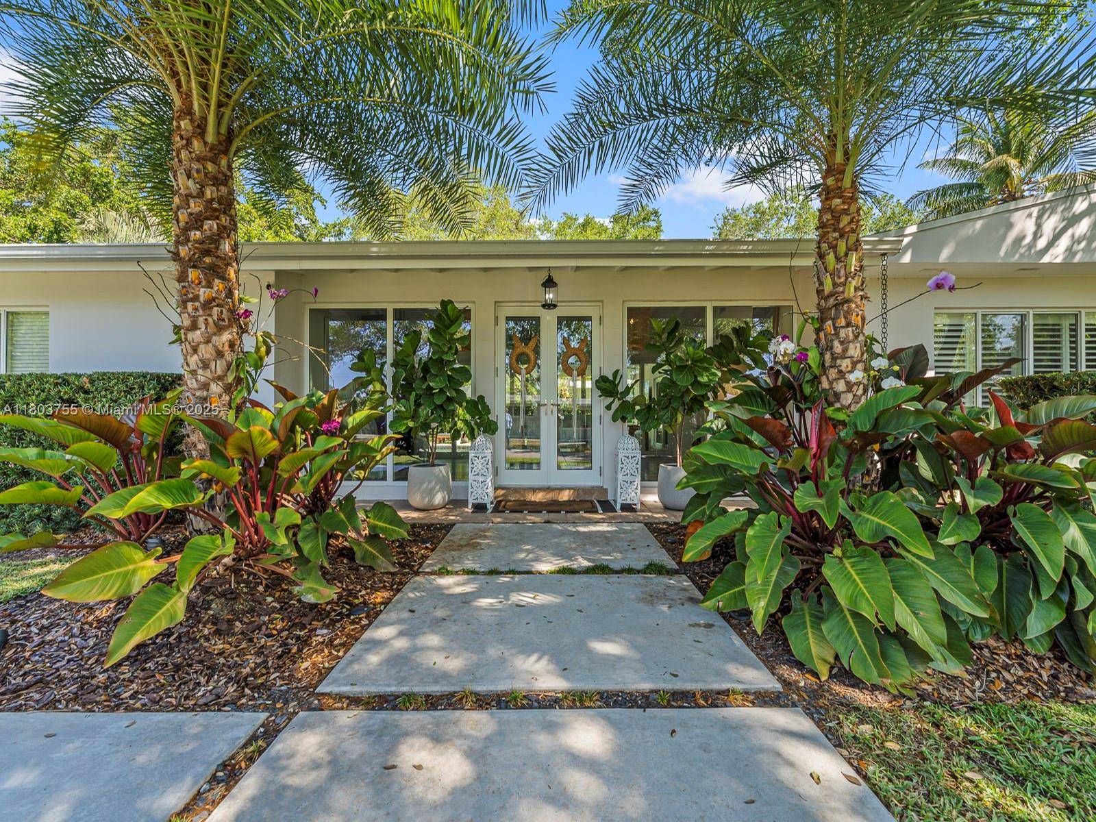 Motivated Sellers ! Turn Key Tropical Oasis in Sought After Dadeland Continental Park Welcome to this gorgeous, move in ready residence nestled in the highly desirable Dadeland Continental Park neighborhood ...