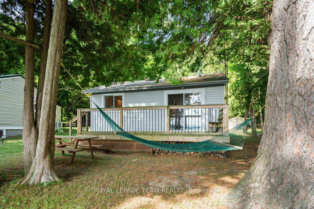 Welcome to Your Slice of Lakefront Heaven on Lower Beverley Lake !