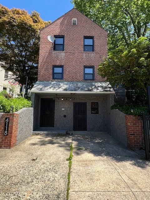 Come explore this renovated house nestled in the beautiful Wakefield neighborhood in the Bronx.