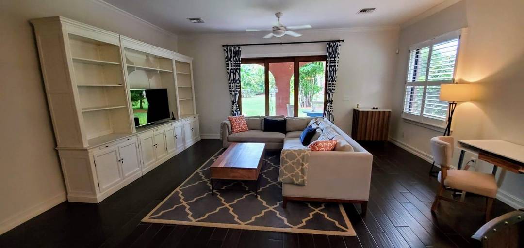 TURNBERRY Condo New-Providence