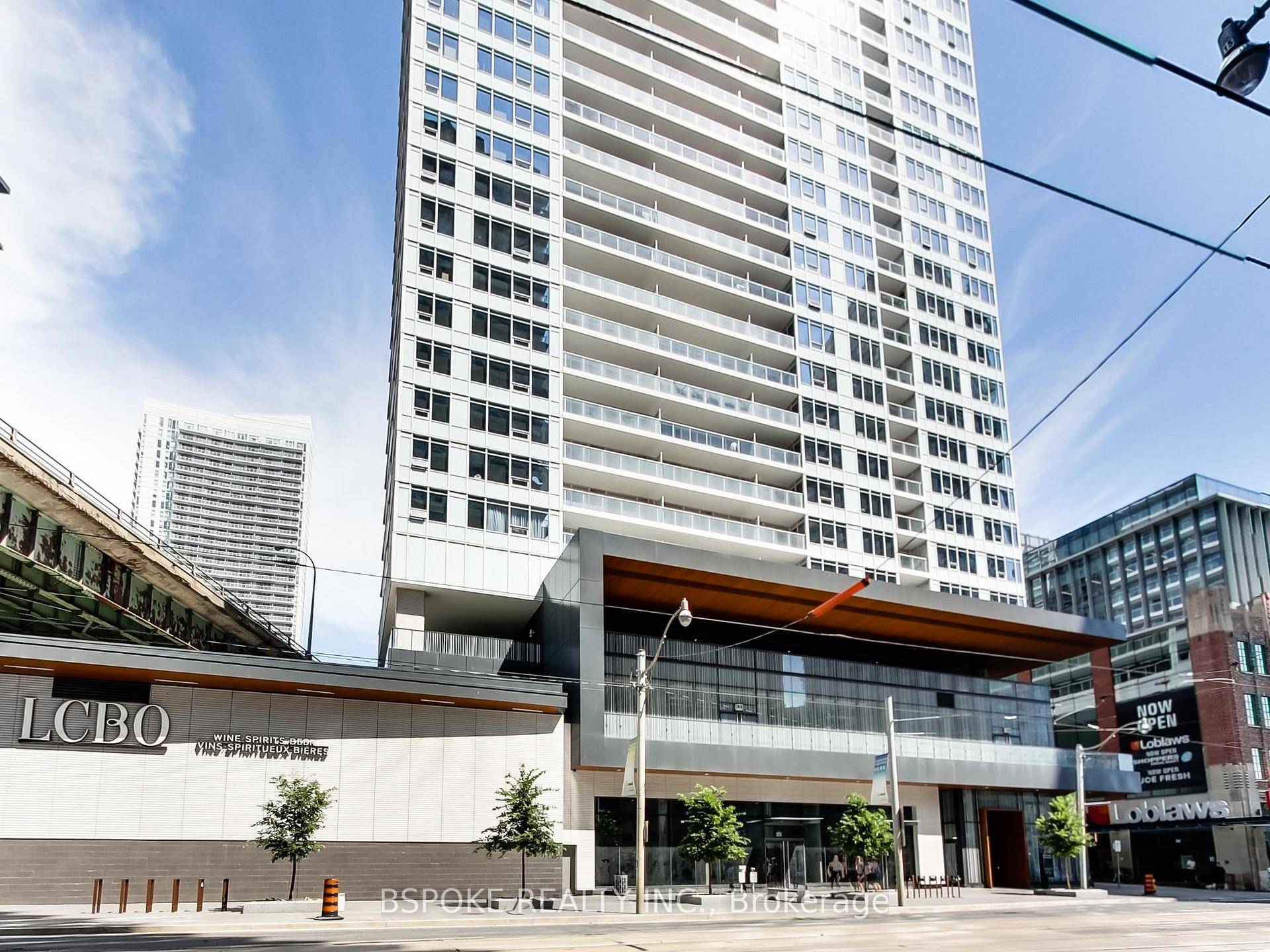 Enjoy the lovely views of the CN Tower amp ; the lake from this 1 den unit at The Lakeshore.