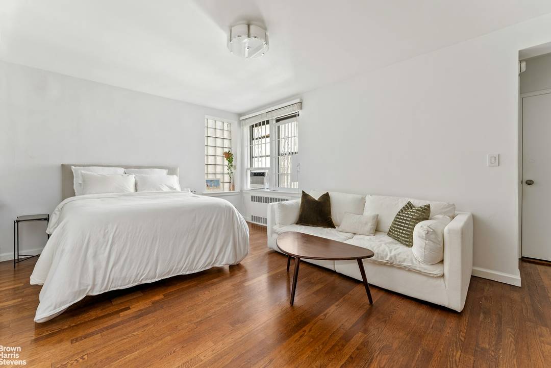 54 East 8th Street, Apartment 4L Greenwich Village Studio Experience the best of Greenwich Village living in this beautifully renovated studio at 54 East 8th Street.