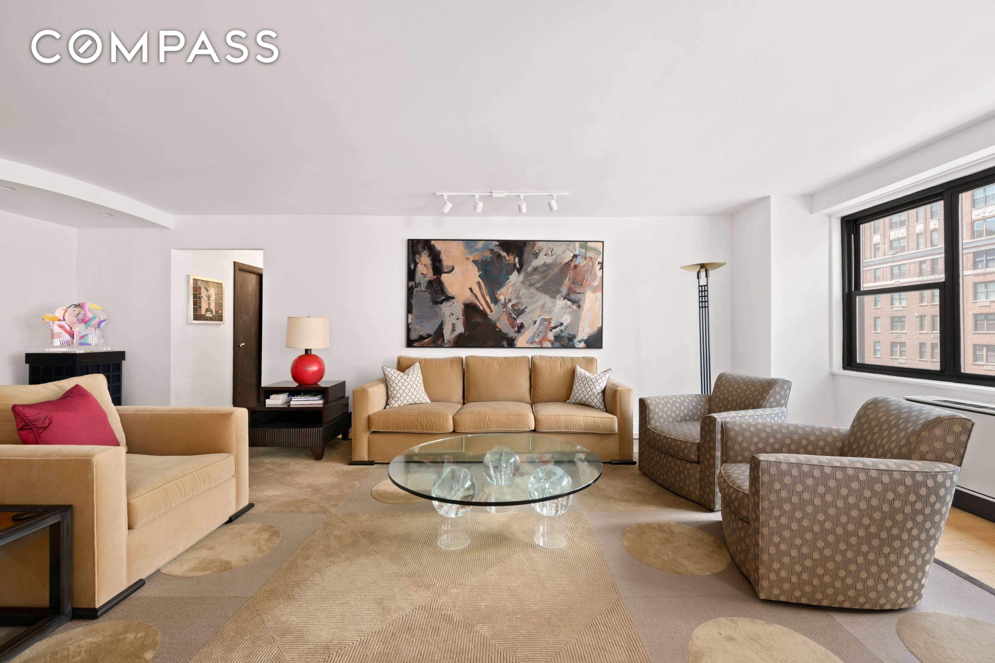 Co op Large sun filled corner unit Washer dryer allowed with board approval 24 hour doorman and resident manager Enjoy elegant Upper East Side living in this coveted A line ...