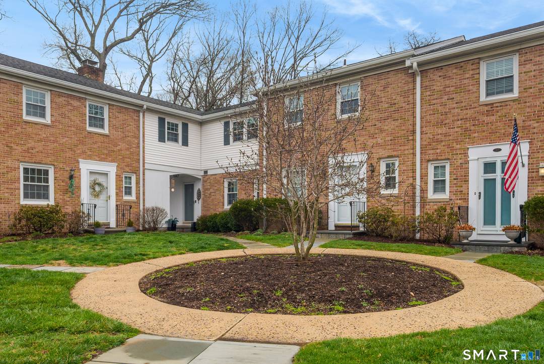 Fabulous corner unit townhome in the heart of New Canaan.