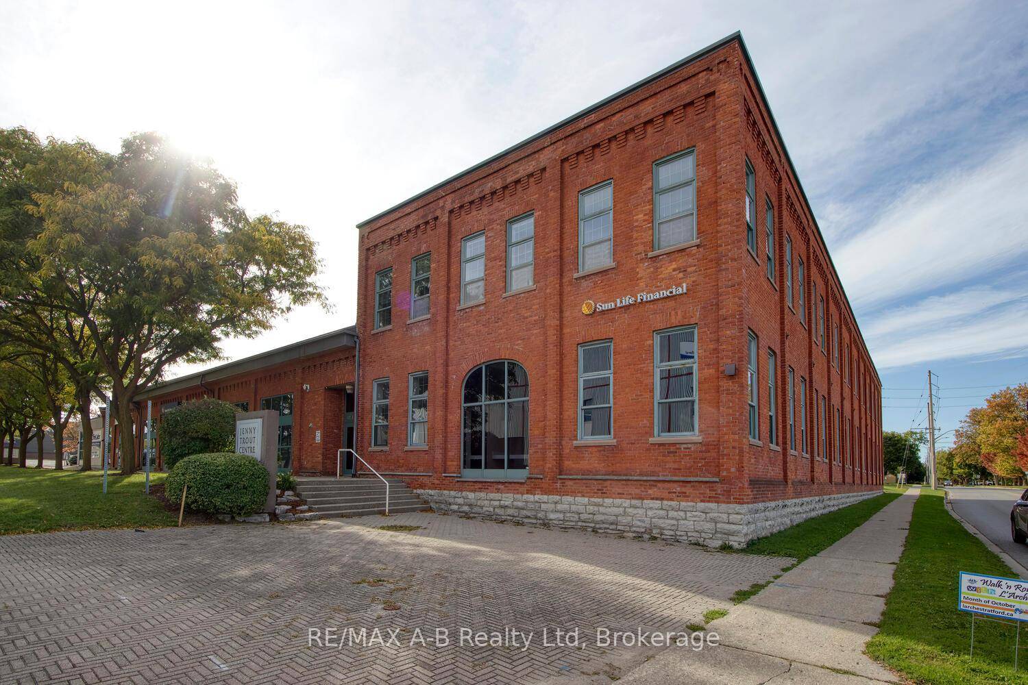 Excellent lease opportunity in one of Stratford most well known buildings.