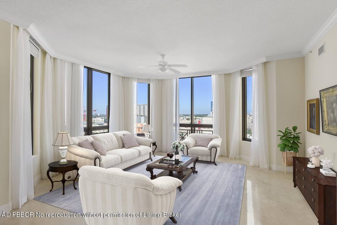FABULOUS APARTMENT OVERLOOKING ALL OF DOWNTOWN WEST PALM BEACH WITH OCEAN VIEWS TO THE NORTH amp ; EAST.