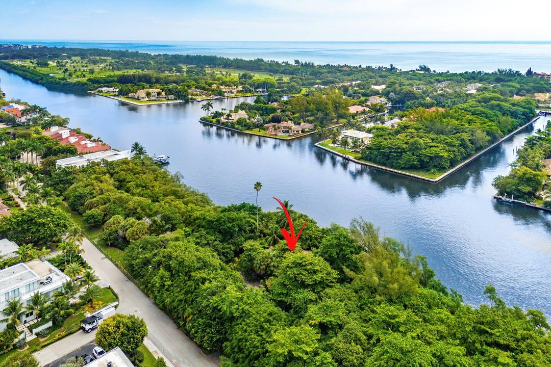 Nestled in a prime Palm Trail neighborhood, this exceptional opportunity offers an impressive 125 feet of direct Intracoastal water frontage.