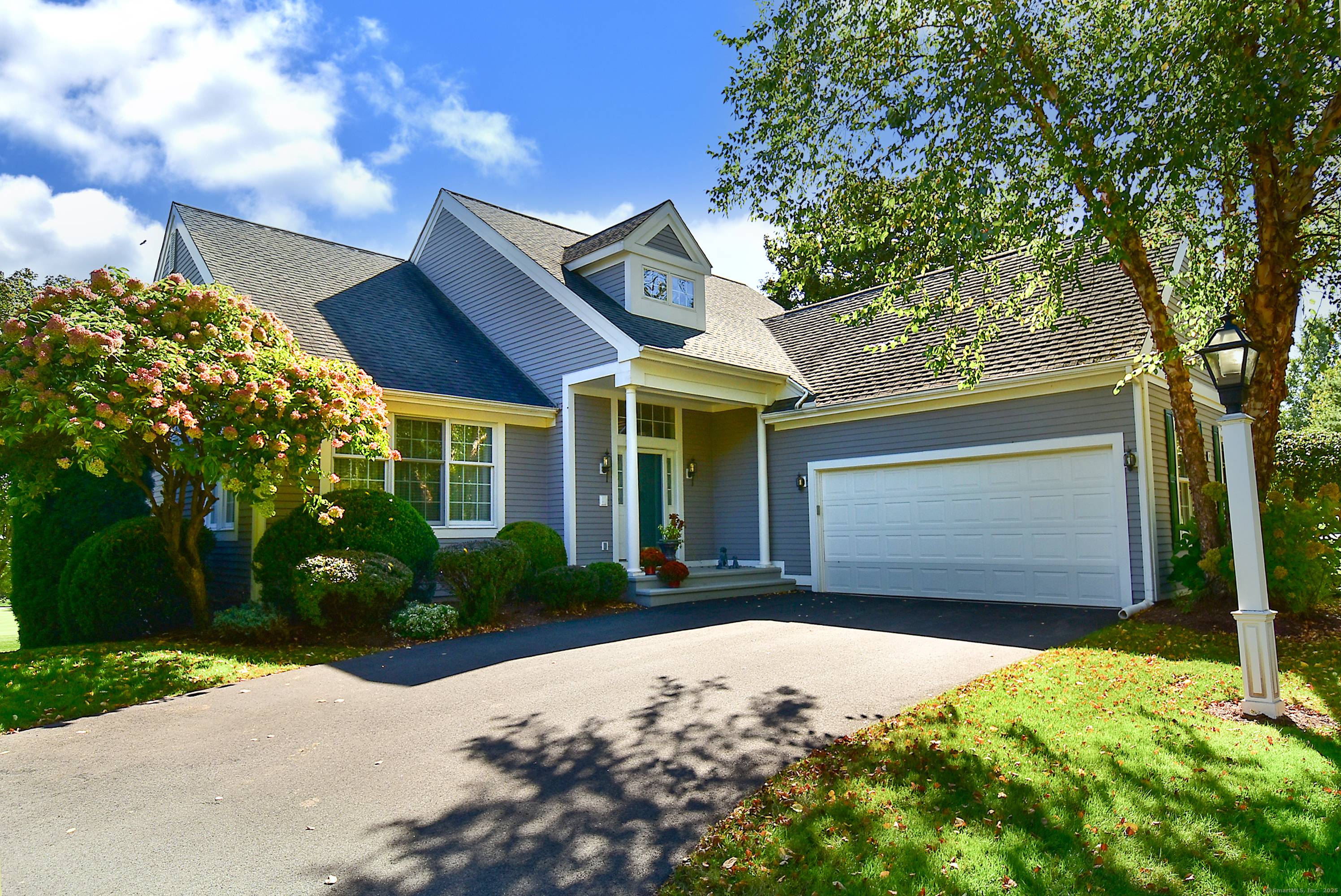 Exceptional opportunity in River Highlands premier golf course community !