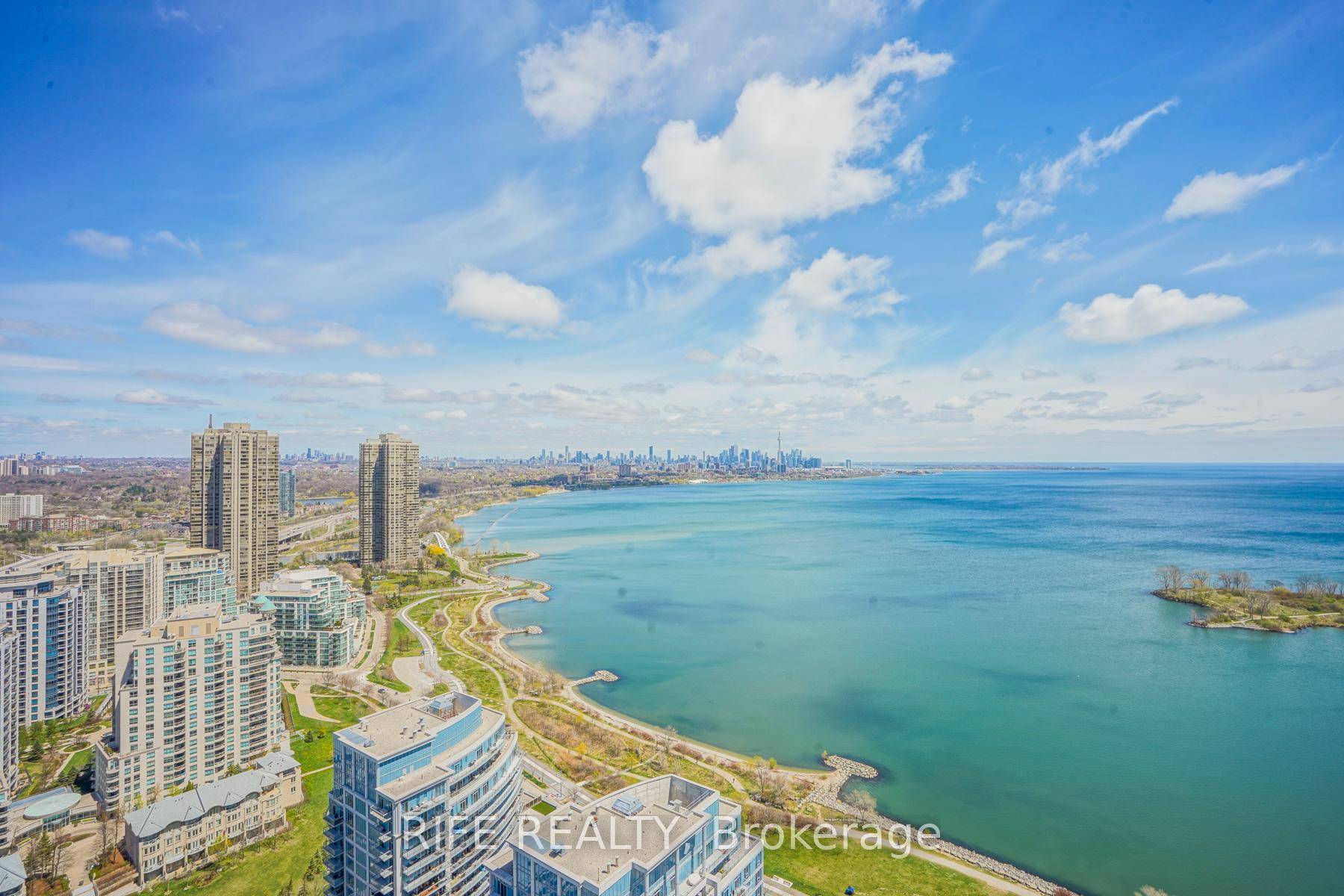 Luxury Waterfront Condo, Breathtaking View Of The City amp ; The Lake, Steps To The Lakeside Walk, Recreational Area Running, Walking, Biking Trails 2 Bedroom Den With 2 Parking And ...