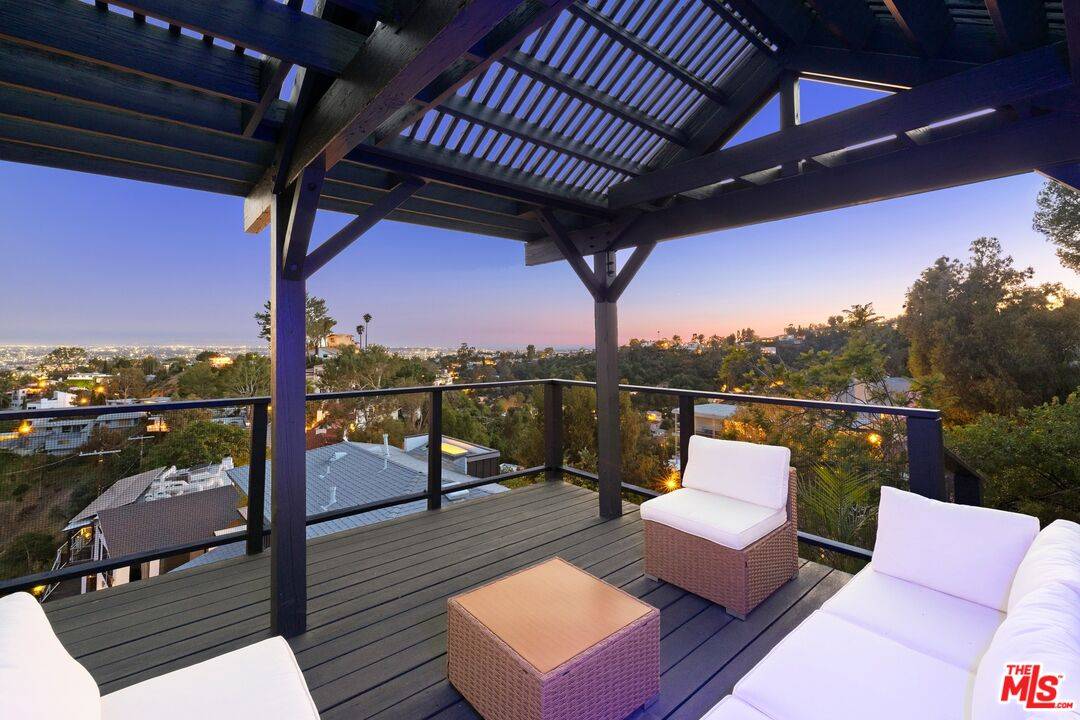 2860   Hollyridge Dr 3BR Hollywood Hills East La