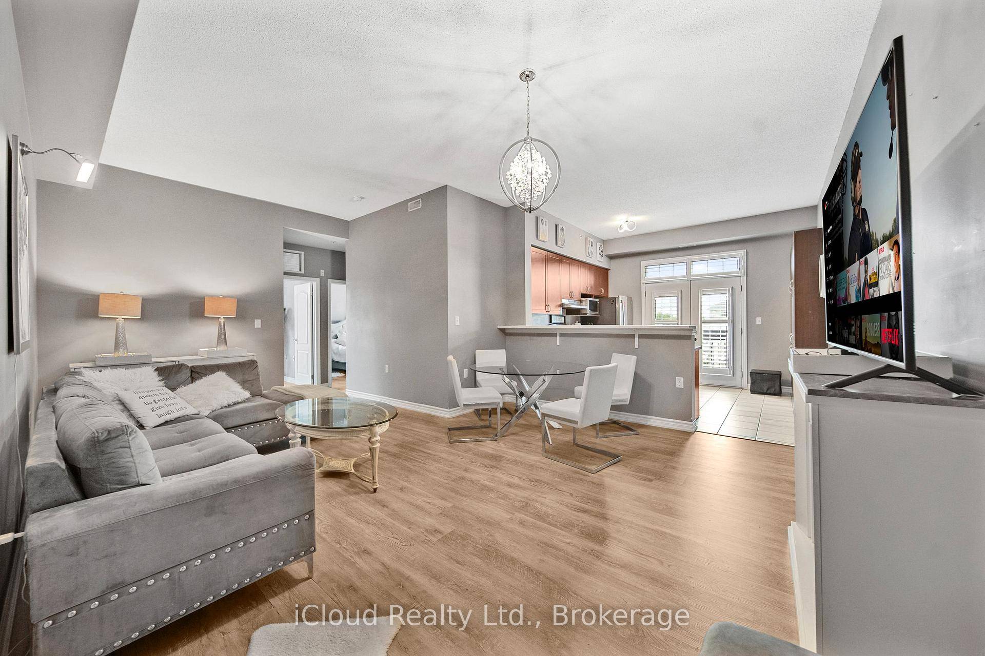 Luxurious Top Floor Corner Unit Penthouse with 10ft Ceilings in Prime Milton Location.