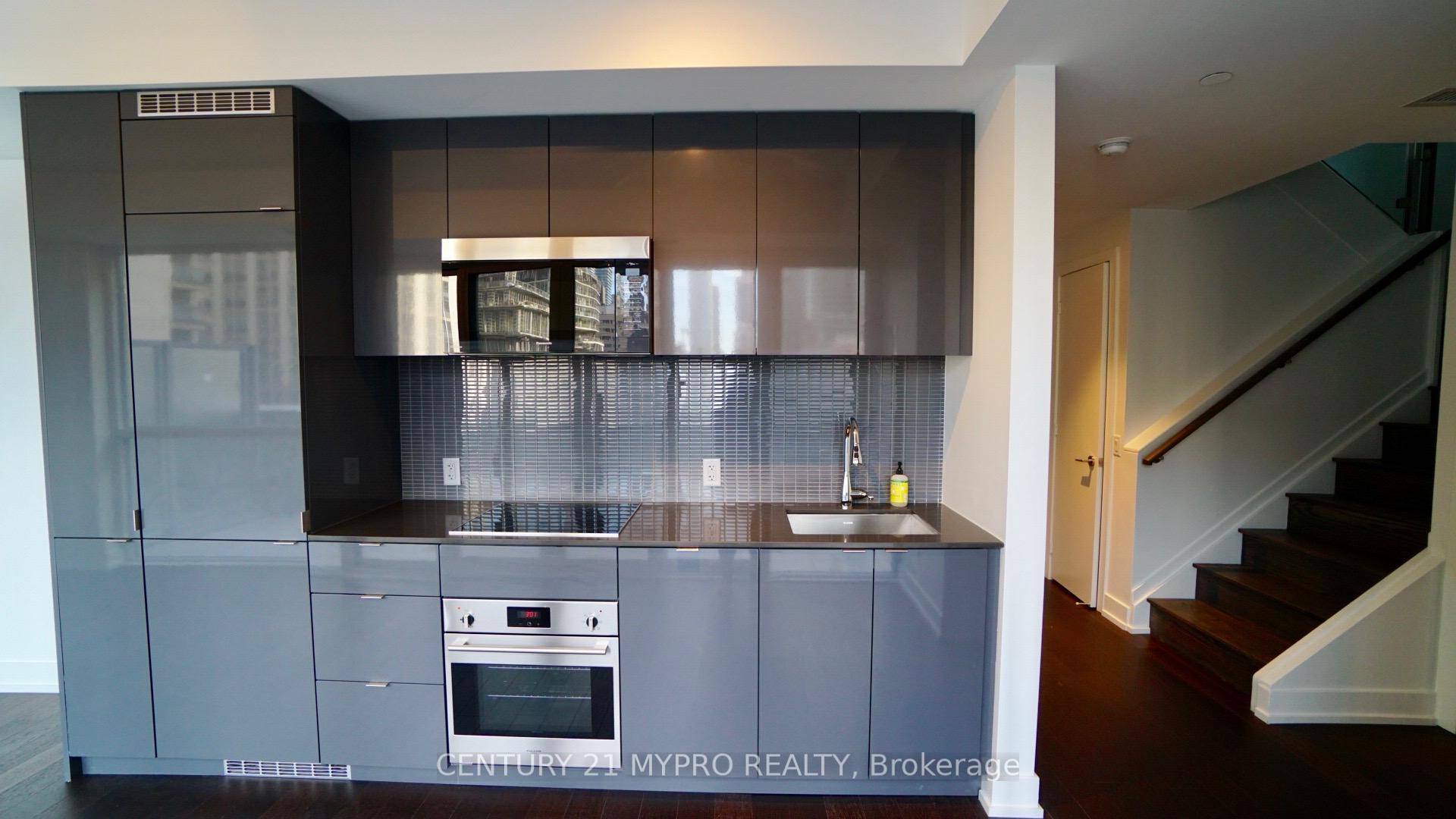 Live in this Unique Spacious two storey live work unit with 780 sqft indoors and a 250 sqft terrace !