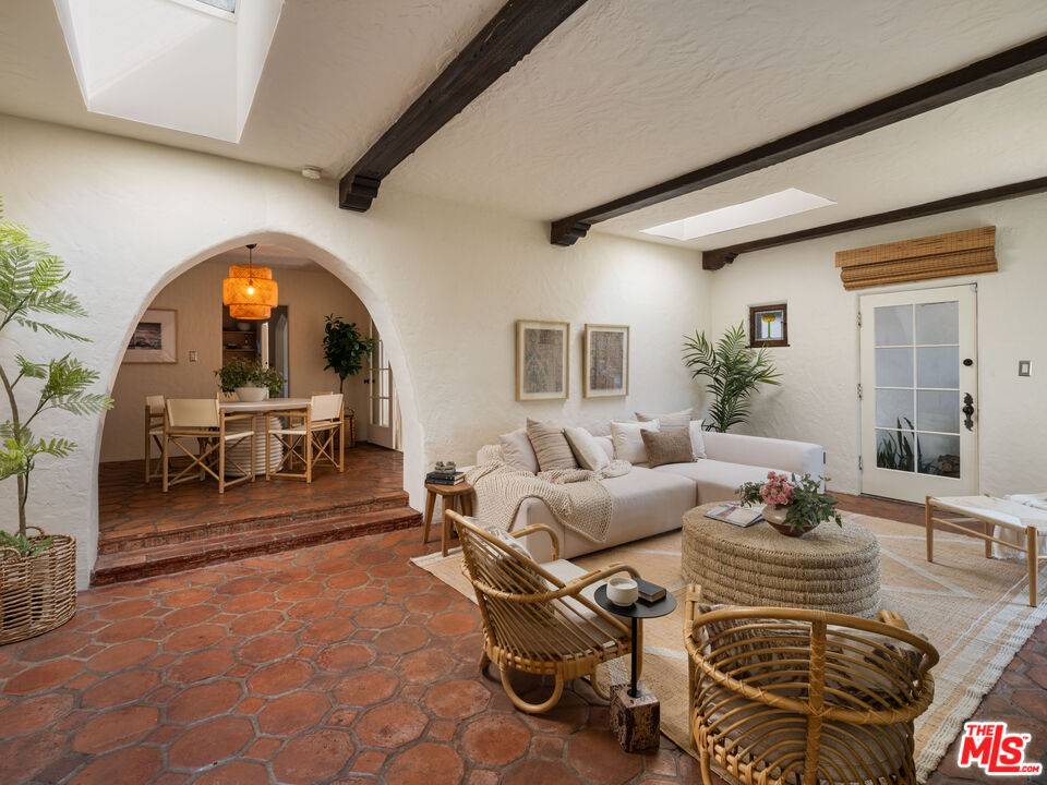 1012   Superba Ave 2BR Marina Del Rey La
