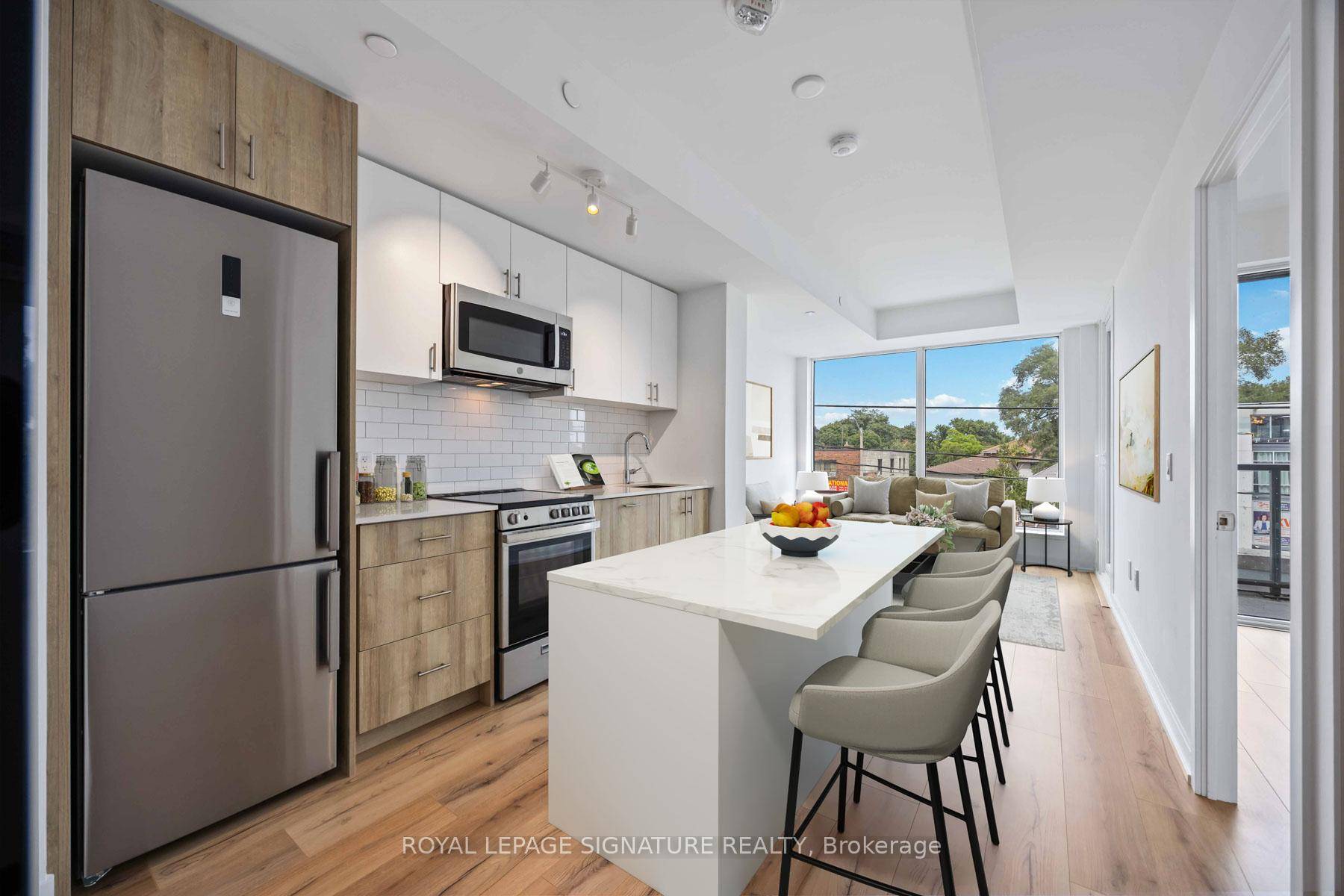 This Brand New 2 Bedrooms 2 Bathrooms Condo with Parking amp ; Locker included at The Taylor on the Queensway offers 677 sq.