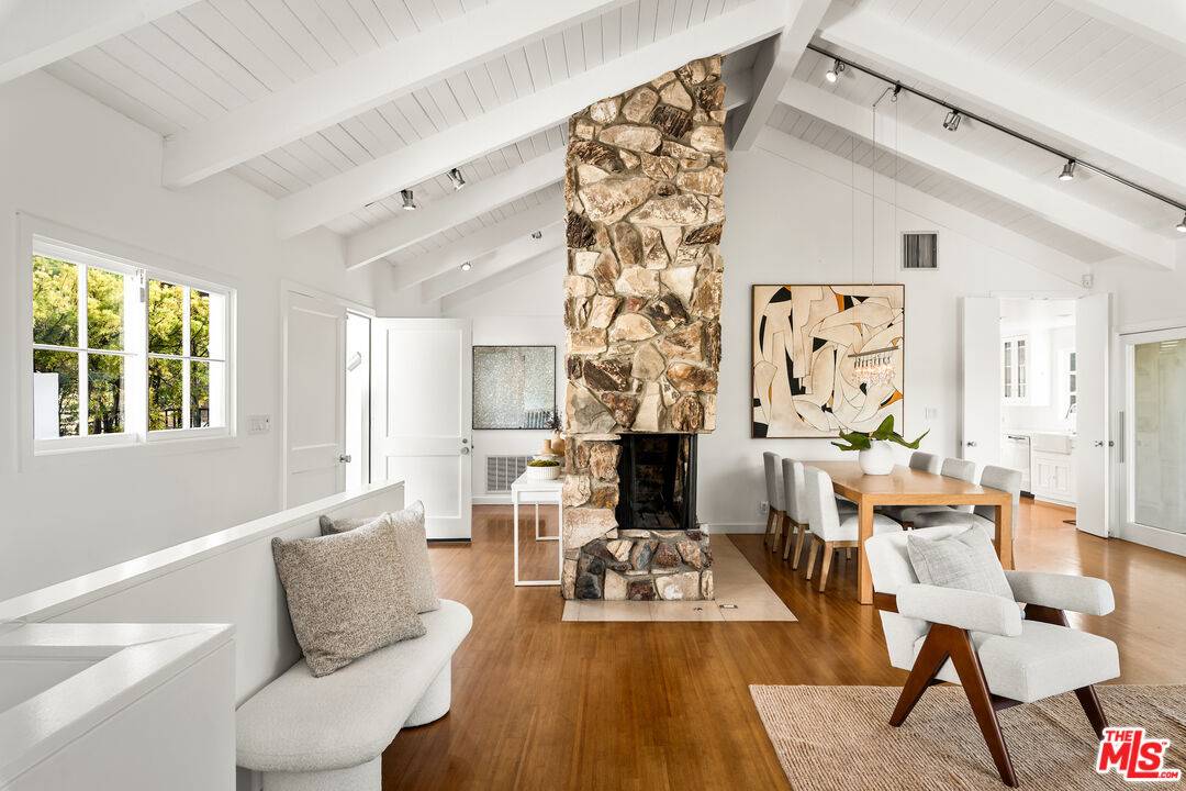 2745   La Cuesta Dr 5BR Hollywood Hills East La