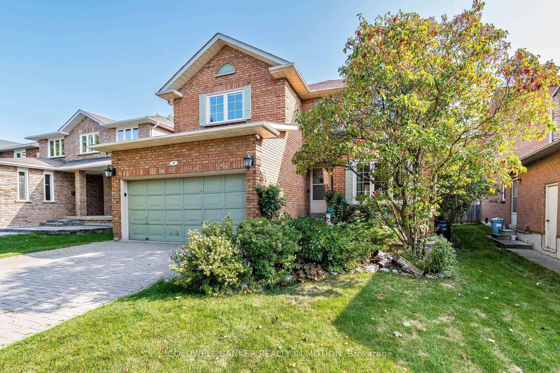Nestled in the heart of prestigious Buttonville, one of Markham's most sought after communities, GREENPARK Built, the second owners' five bedroom executive home, offers comfort and functionality ideal for families ...
