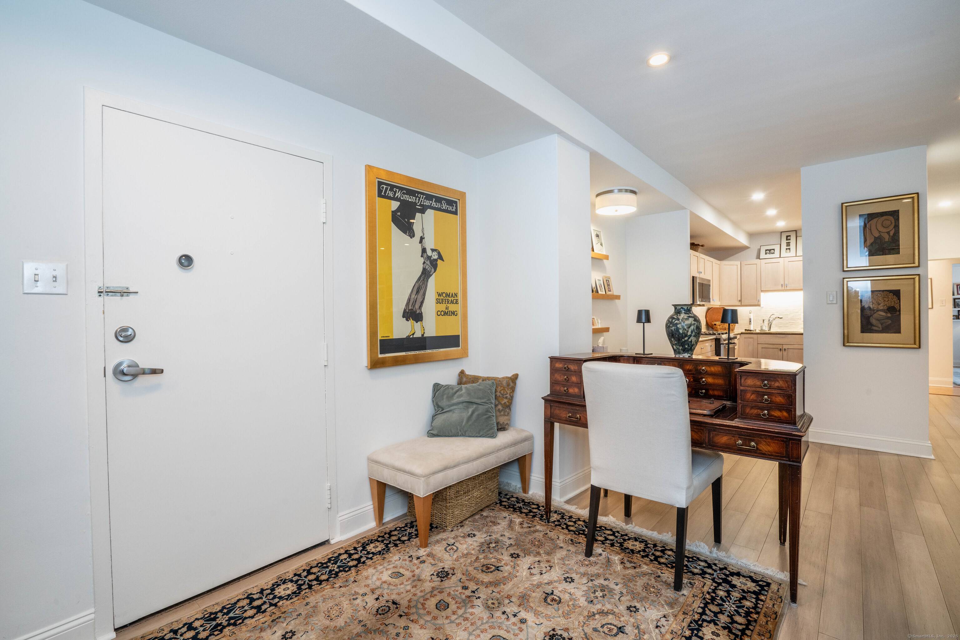 Stunning 2 bedroom apartment just steps from West Harford Center.