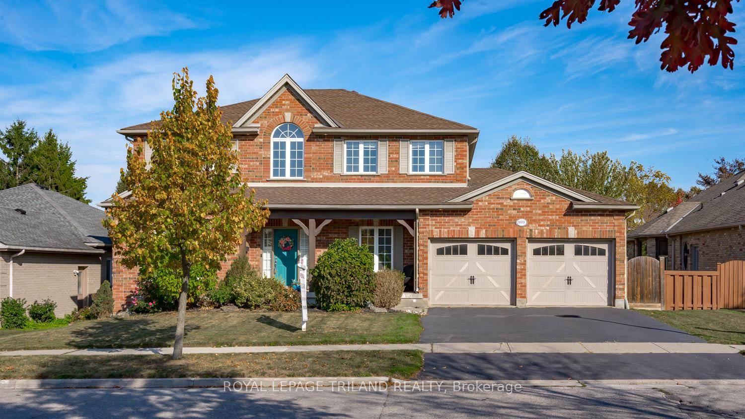 Presenting 100 Optimist Park Drive, an impressive 4 1 bedroom, 4 bathroom, all brick family house located in the highly desired Byron area of London.