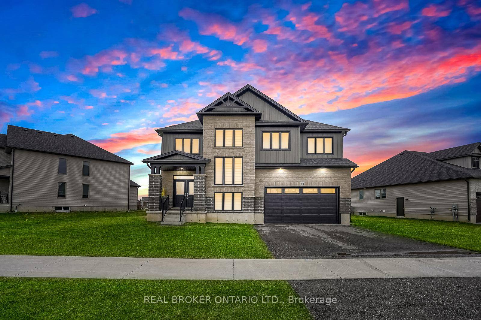 Live in Luxury and Comfort in Springwater Lease the Hunter Model Today !