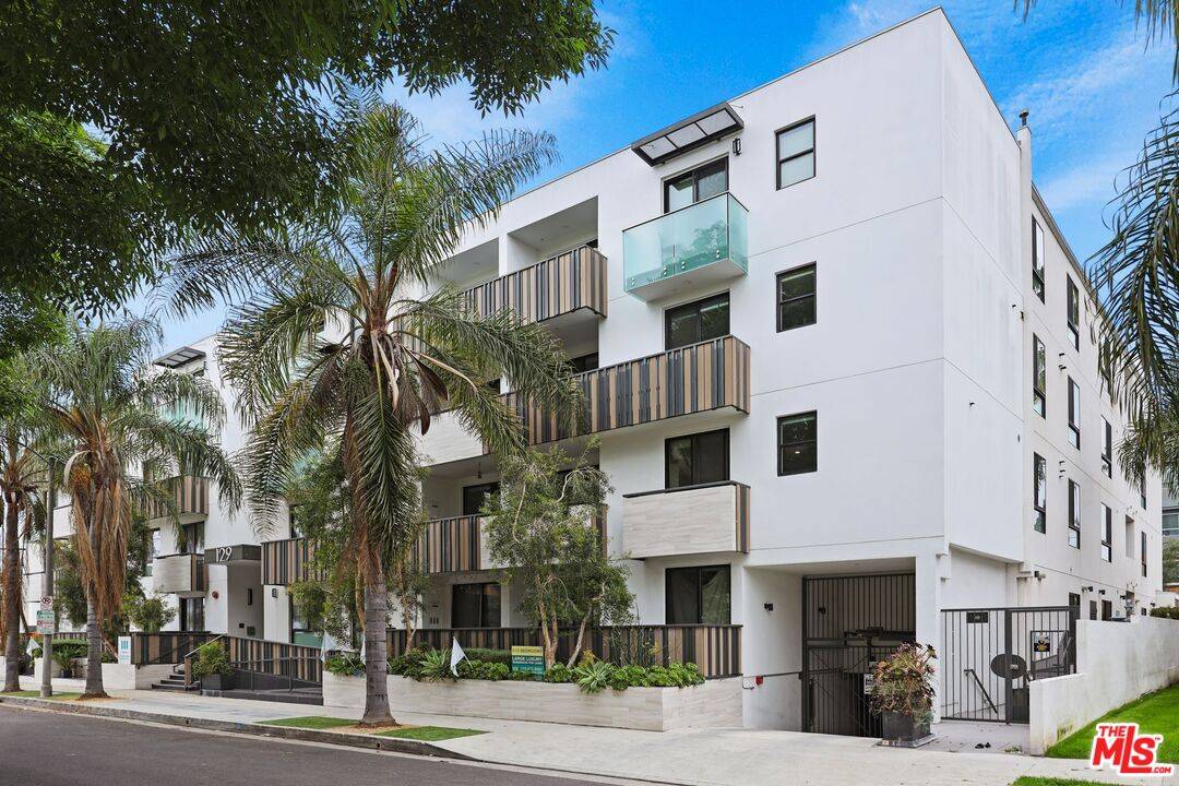 129 Kings 2BR Beverly Grove La