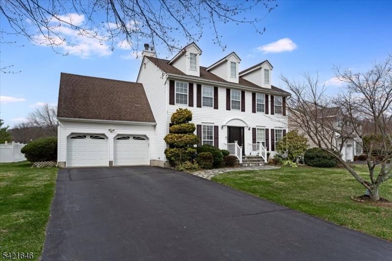 Beautiful 4BR, 2. 1BA colonial in desirable Flanders Crossing !