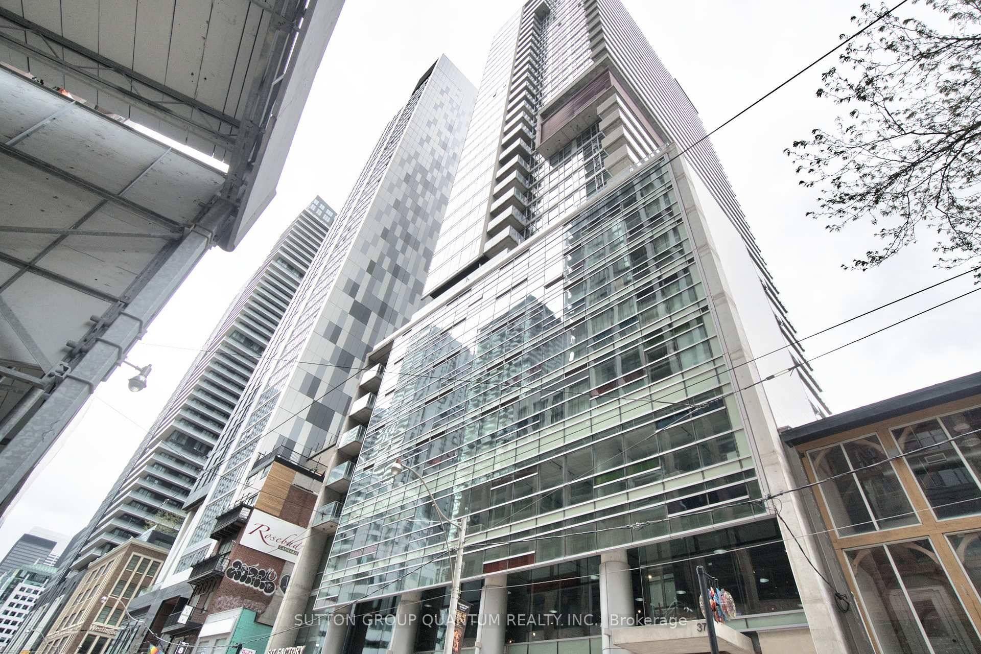 Rare King West Corner Suite with Huge Balcony amp ; Premium Upgrades.