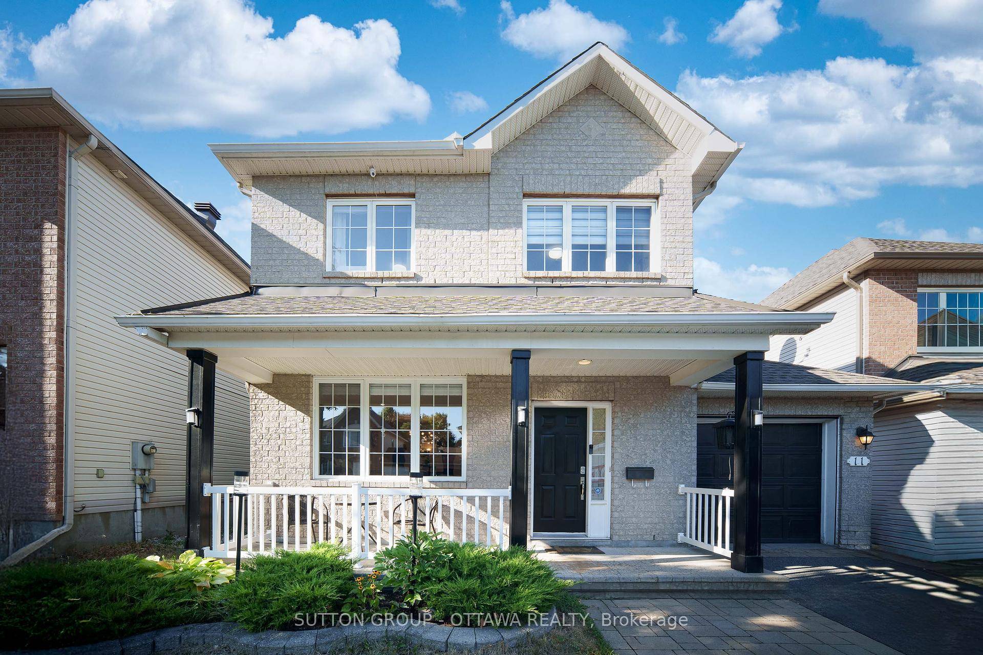 This IMMACULATELY maintained DETACHED single family home in the heart of Barrhaven East has it all !