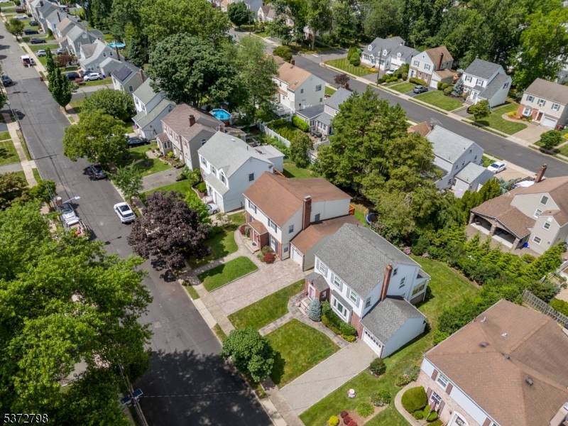 With recent renovations and updated features, this beautiful Spring Garden Colonial features a spacious kitchen 2021, opening seamlessly to a light filled family room that overlooks a large deck and ...
