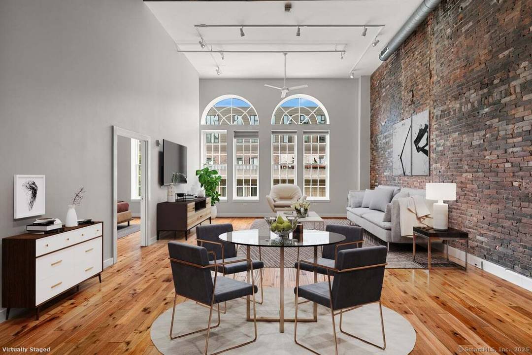 Urban oasis in the heart of Downtown New Haven !