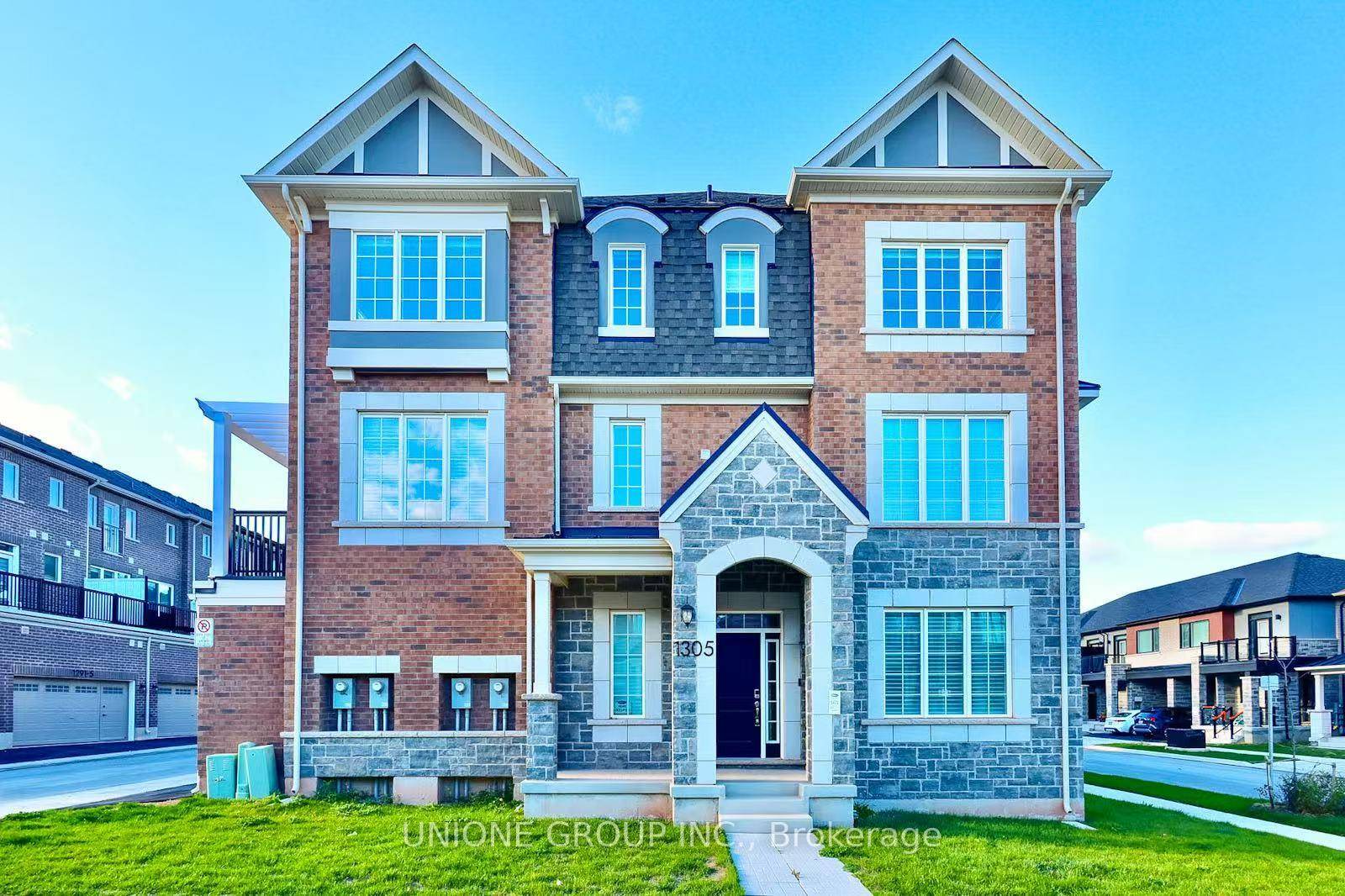 Stunning 4 Bed, 3. 5 Bath, 2 Garage, 2, 075 Sq.