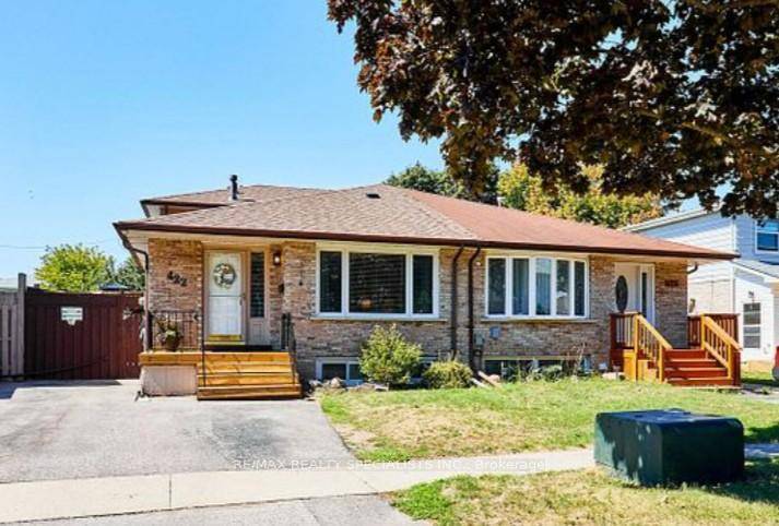 Beautifully maintained upper level unit in a quiet, family friendly neighborhood.