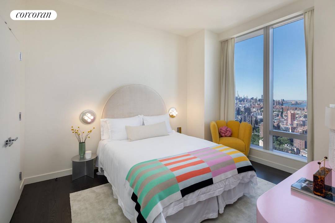 ONE MANHATTAN SQUARE OFFERS ONE OF THE LAST 20 YEAR TAX ABATEMENTS AVAILABLE IN NEW YORK CITY Evening Tours Available Upon Request.