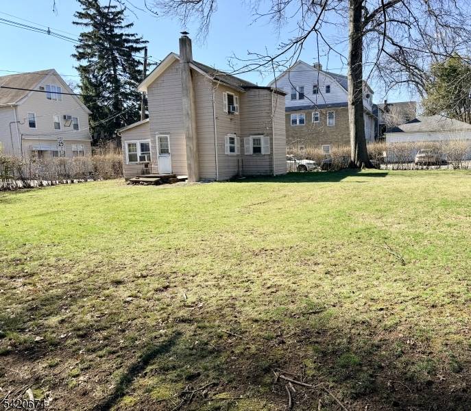 Ripe for development. Minor sub division granted to form 2 50 X 100 buildable lots.