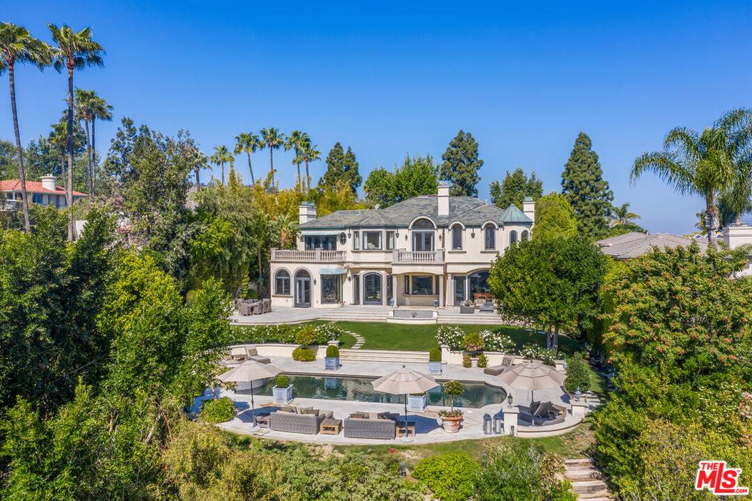 3352   Clerendon Rd 6BR Beverly Hills Post Office | B.H.P.O. La