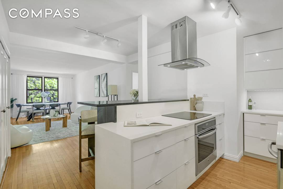 Move In Ready 2BR 2BA with Washer Dryer Doorman on the Upper East Side Thoughtfully created through the seamless combination of two apartments, this renovated 2 bedroom 2 bathroom home ...