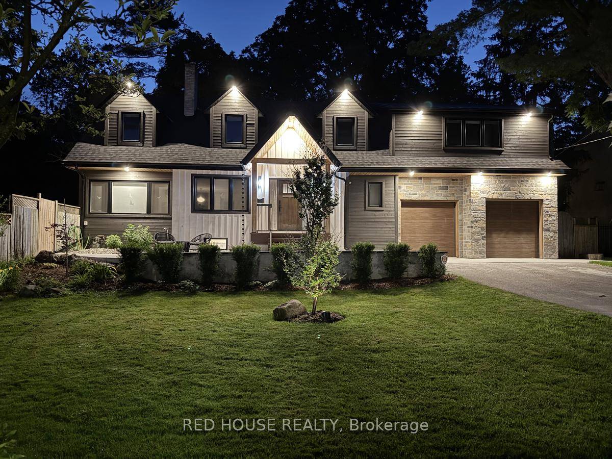Excellent opportunity to live in one of the most exclusive neighbourhoods in Mississauga.