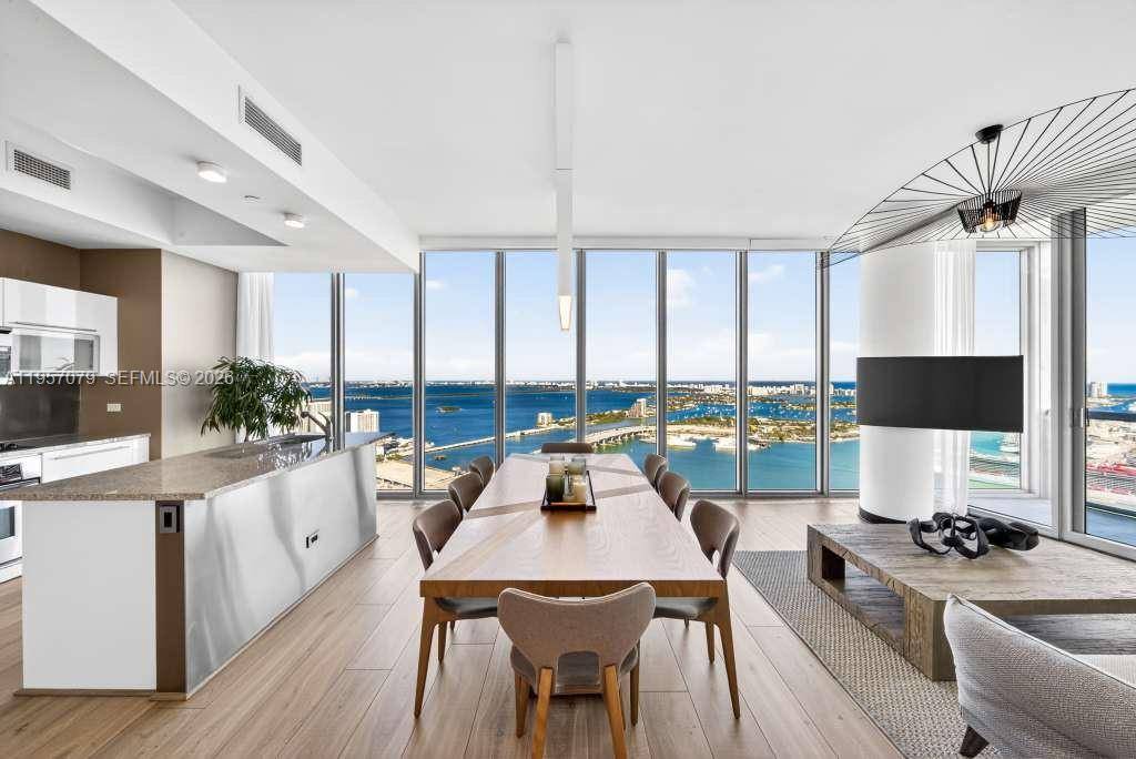 Experience Marina Blue s coveted 08 line, known for its sweeping, unobstructed views spanning Miami Beach, Edgewater, Brickell, and Downtown Miami.