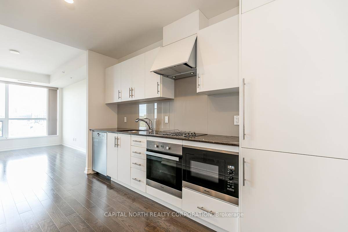 Welcome To Allure ! One Bedroom Den Locker !