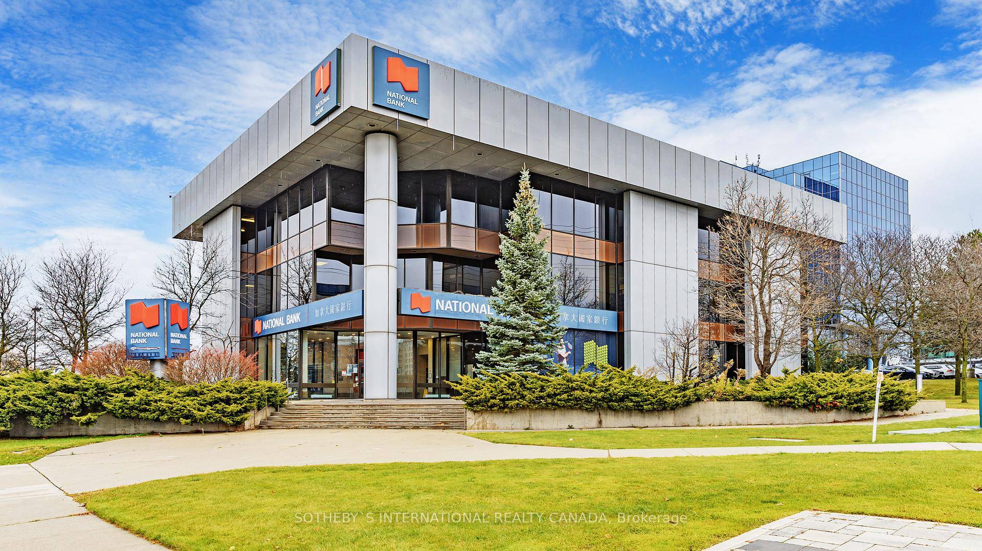 Your thriving business awaits the ideal office space at the national bank plaza in the heart of Richmond Hill.