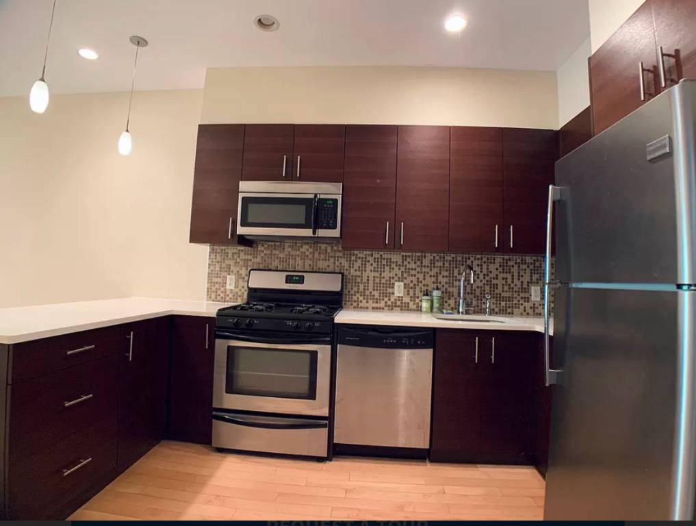 Welcome to your new home in the heart of Greenpoint !
