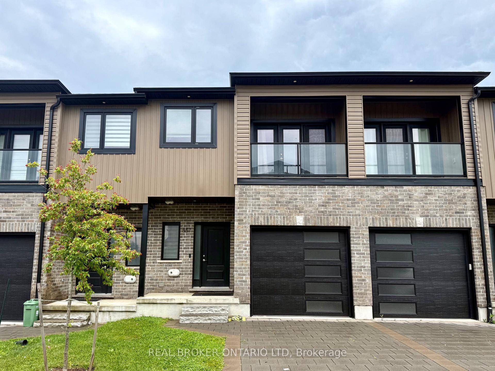 Located just minutes from Western University, this modern 3 bedroom, 2.