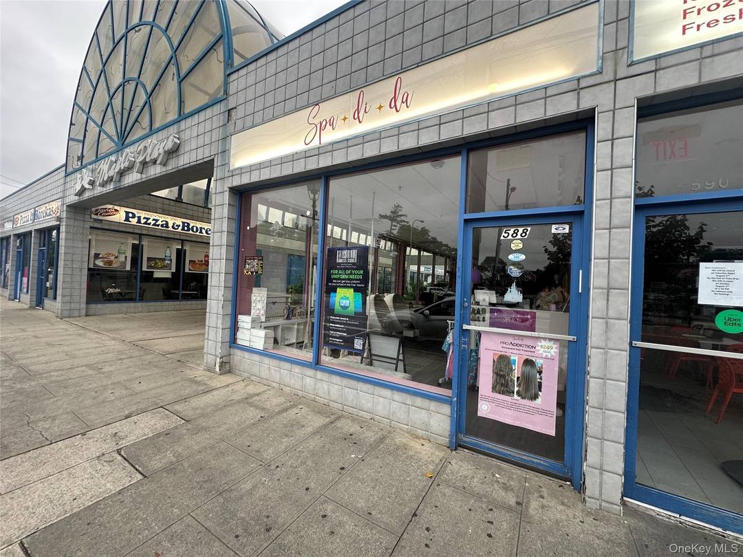 1500 sq ft of prime retail space on Central Avenue in Cedarhurst.