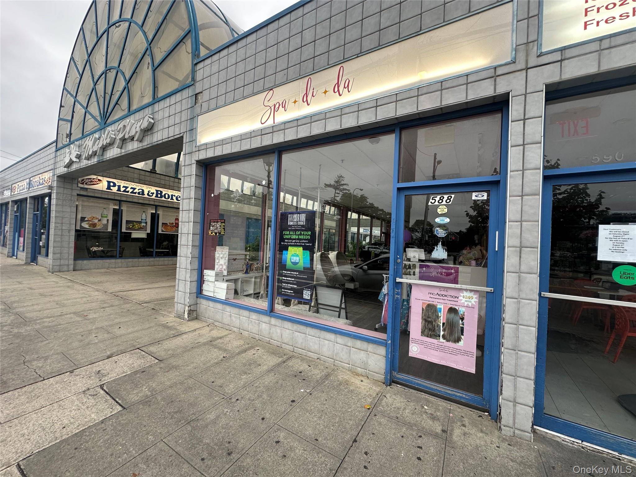 1500 sq ft of prime retail space on Central Avenue in Cedarhurst.