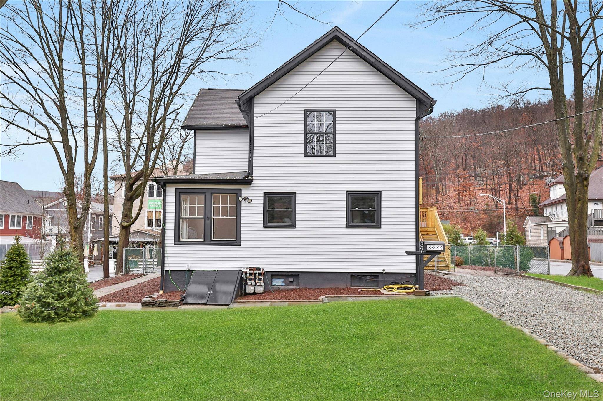 Fully renovated 2 family home in the heart of Sloatsburg s vibrant village center district.