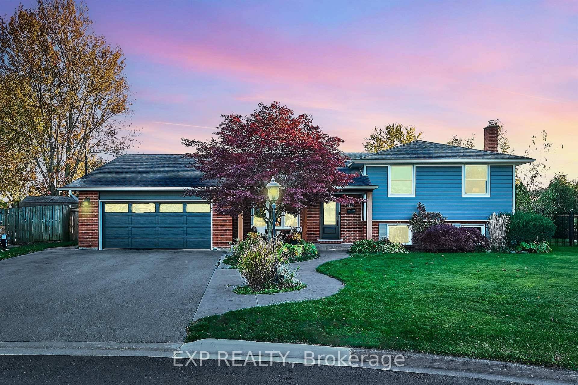 Updated amp ; Upgraded this beautifull renovated, fully finished 4 level side split is nestled away on a cul de sac featuring a spectacular pie shaped lot.