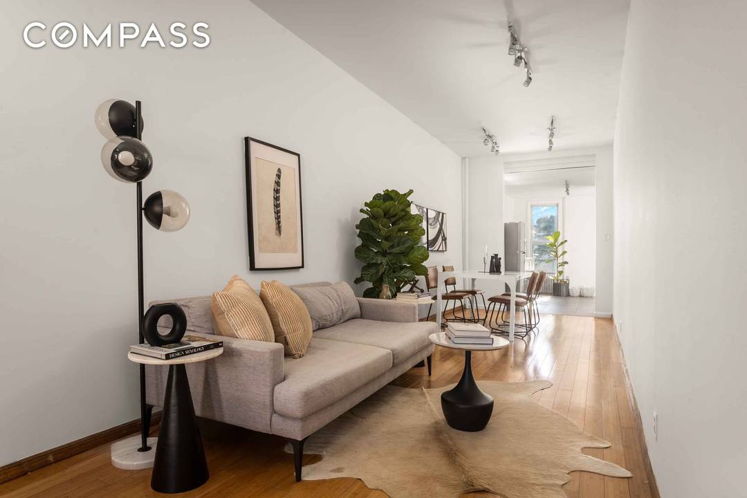 Spacious 1 Bedroom Apartment in Prime Williamsburg Location Welcome to this oversized 1 bedroom home nestled in a charming 6 unit building in the heart of Williamsburg.