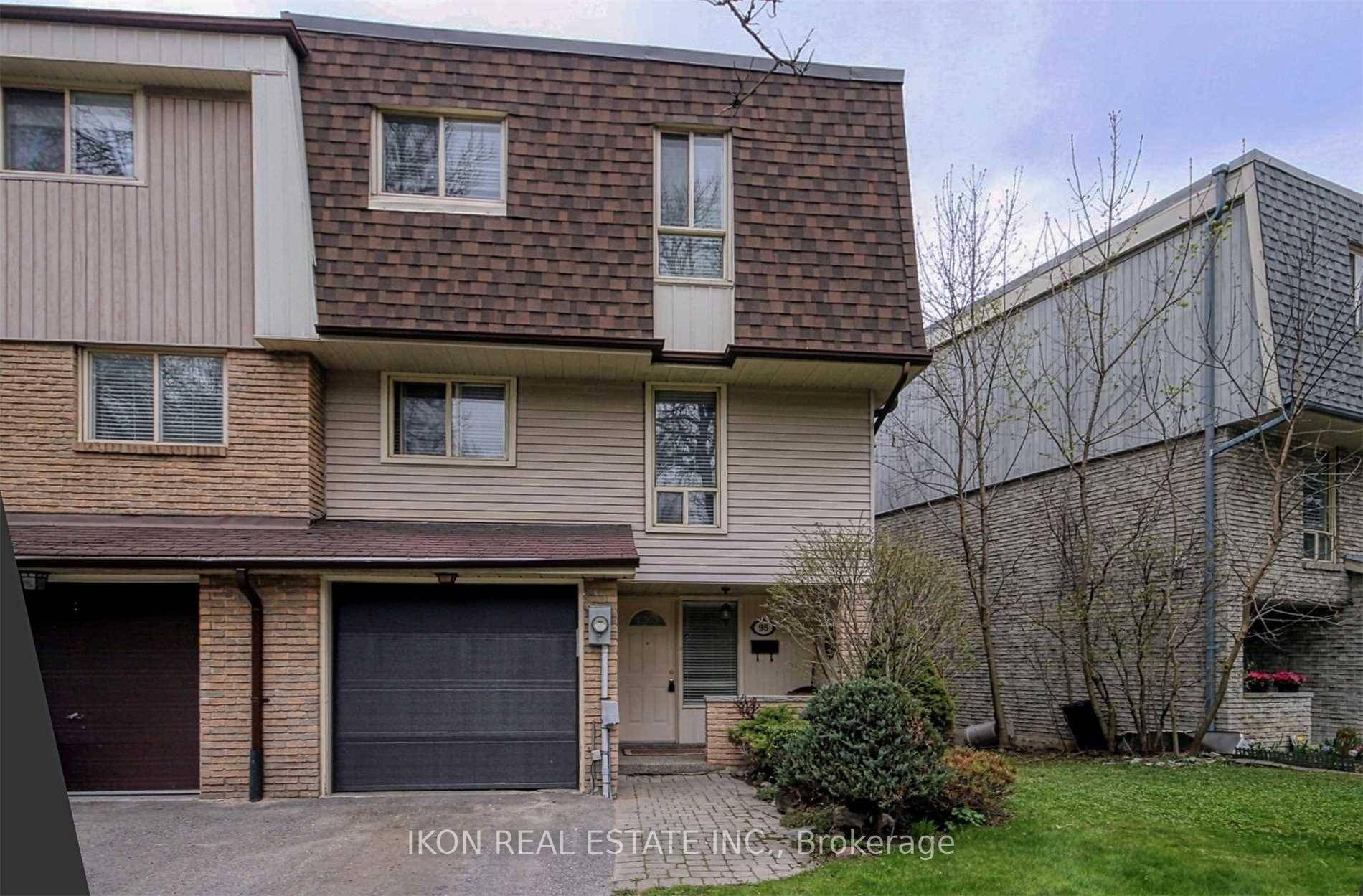 Bright Furnished Batulor IS Perfect for one professional or student to have Easy access to Public Transit Shopping Centre while enjoying a Backyard, WITH ACCESS TO GREEN SPACE AND PARK.
