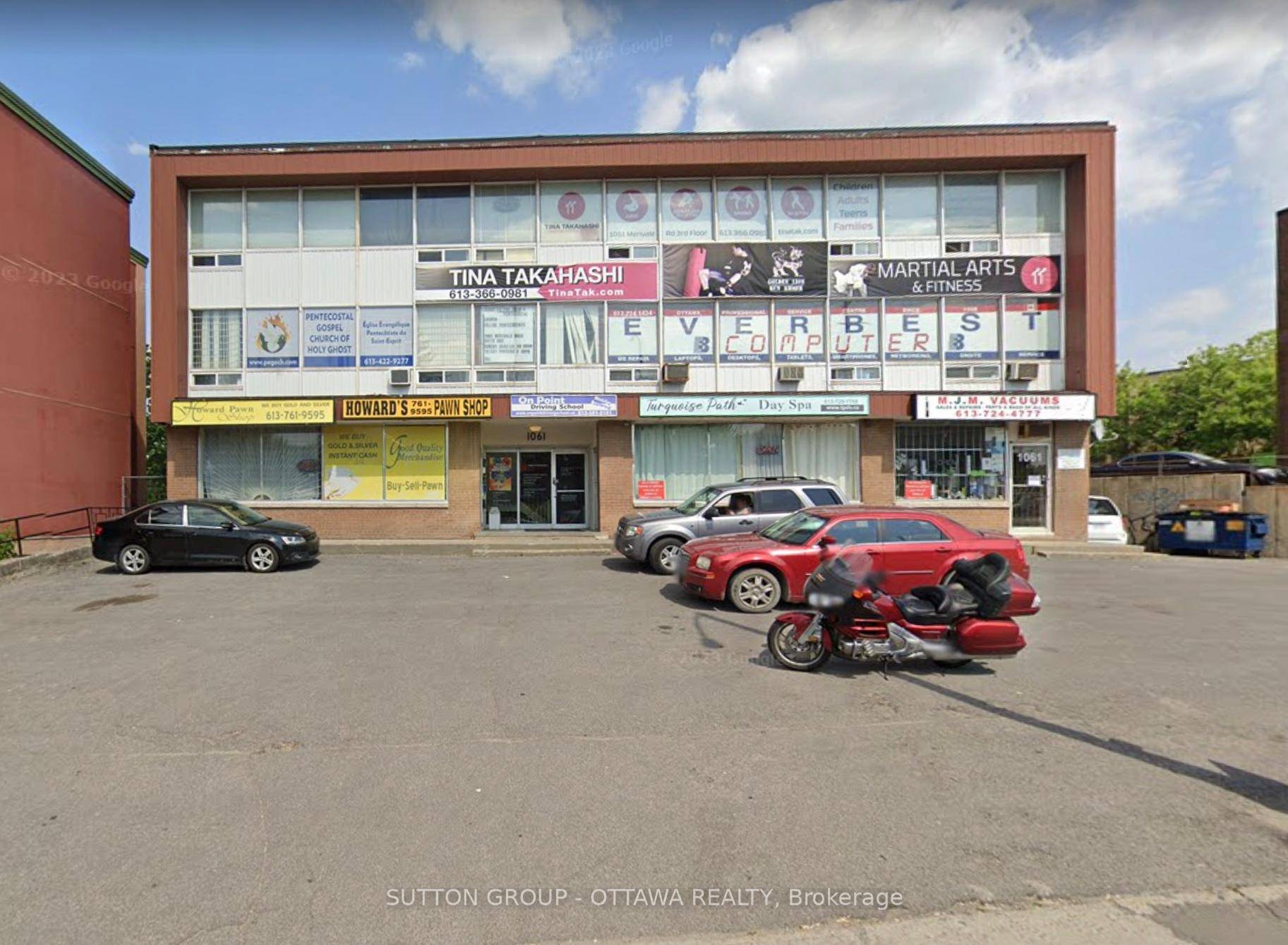 Prime location on the ground floor for retail business or professional services business.