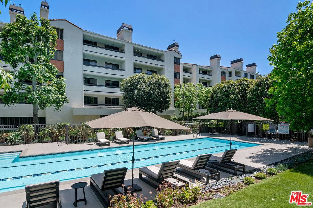 2142   Century Park Ln 3BR Beverlywood La