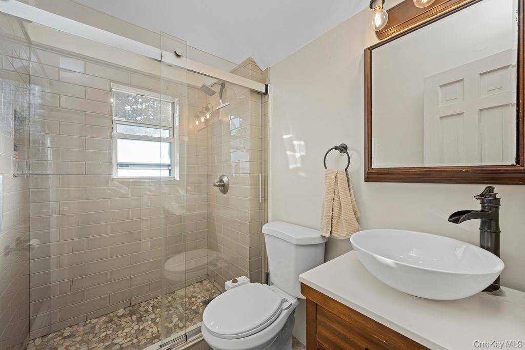 Move In Ready Single Family Home in Canarsie !